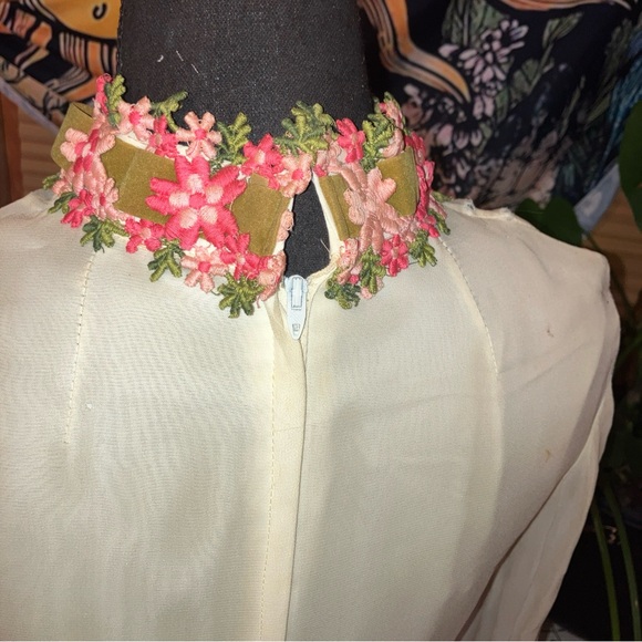 Vintage 1970s XS women’s lace floral embroidered pink & cream long sleeve dress - Picture 9 of 10